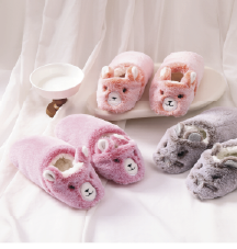 Indoor slippers